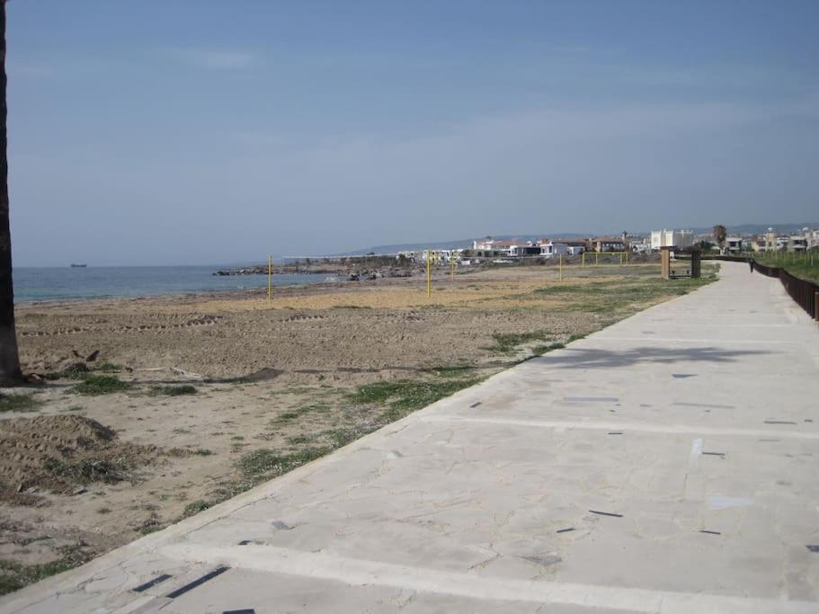 A Stone'S Throw From Everything Paphos Eksteriør billede